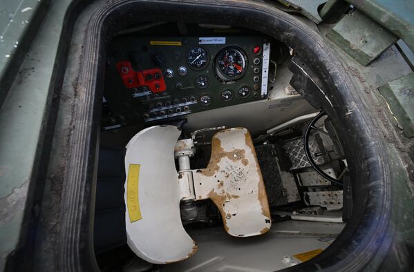 The control panel and steering wheel of the Marder IFV.  - Sputnik International