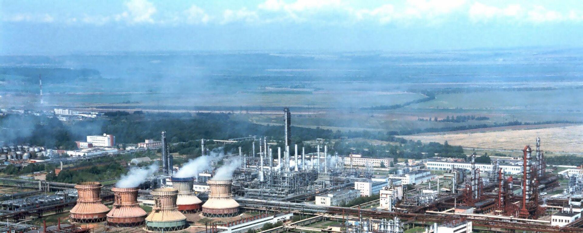 Nizhnekamsk's oil refineries. File photo - Sputnik International, 1920, 02.04.2024