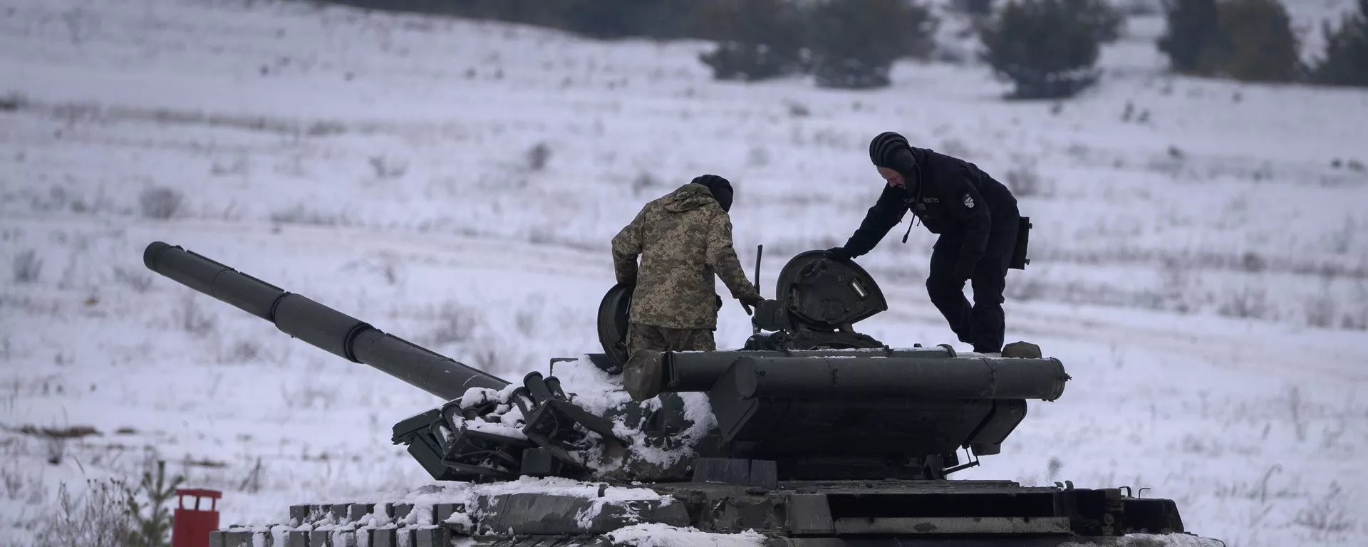 Украинские солдаты во время военных учений в Украине - Sputnik International, 1920, 23.01.2025