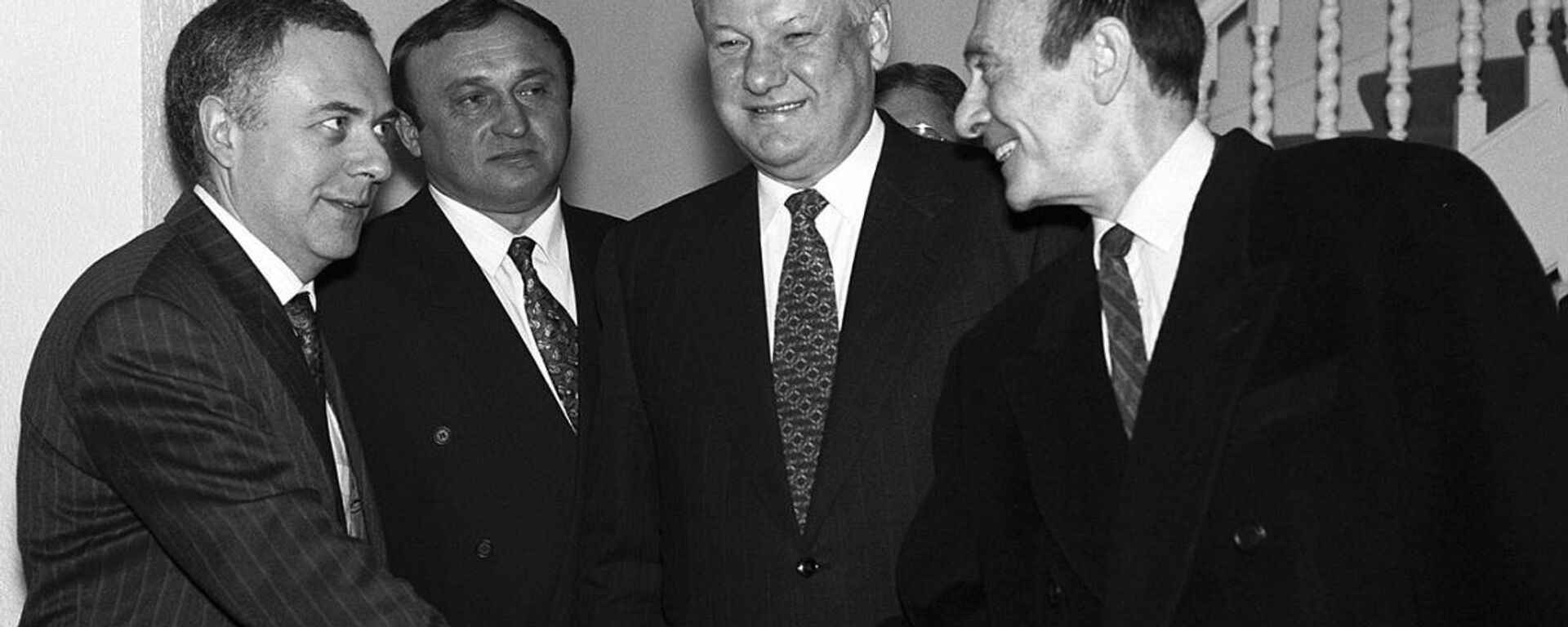 Meeting between NATO Secretary General Manfred Woerner and Russian President Boris Yeltsin at the Chateau du Stuyvenbergh, December 9, 1993. From left, Russian Foreign Minister Andrey Kozyrev, Russian Defense Minister Pavel Grachev, Yeltsin, and Woerner. - Sputnik International, 1920, 06.04.2024