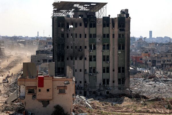 The wrecked building of al-Salam Hospital in Khan Yunis. - Sputnik International