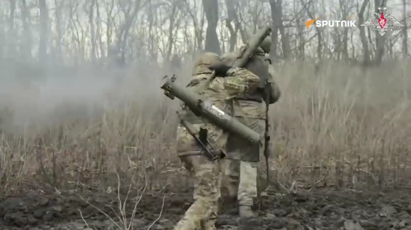 Russian flamethrowers in combat action - Sputnik International
