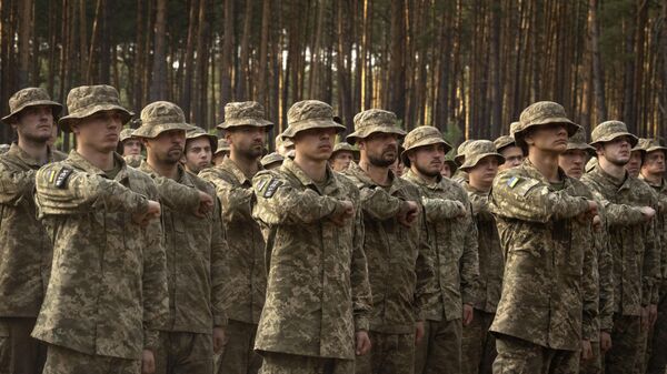 Newly recruited soldiers of Ukraine's 3rd Assault Brigade shout slogans at a military base close to Kiev, Ukraine - Sputnik International
