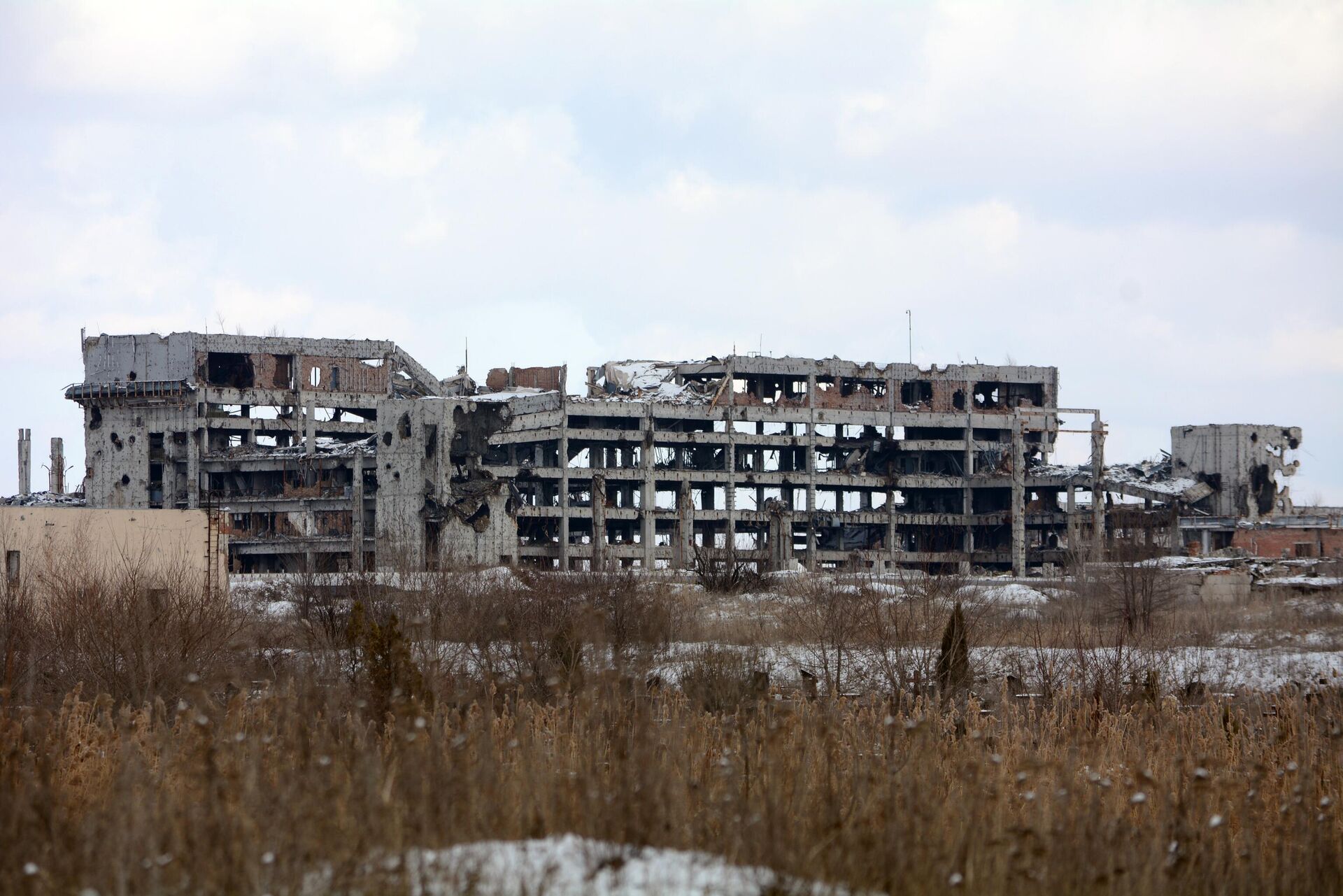 Donetsk airport terminal, destroyed during the fighting in 2014-2015. - Sputnik International, 1920, 13.04.2024