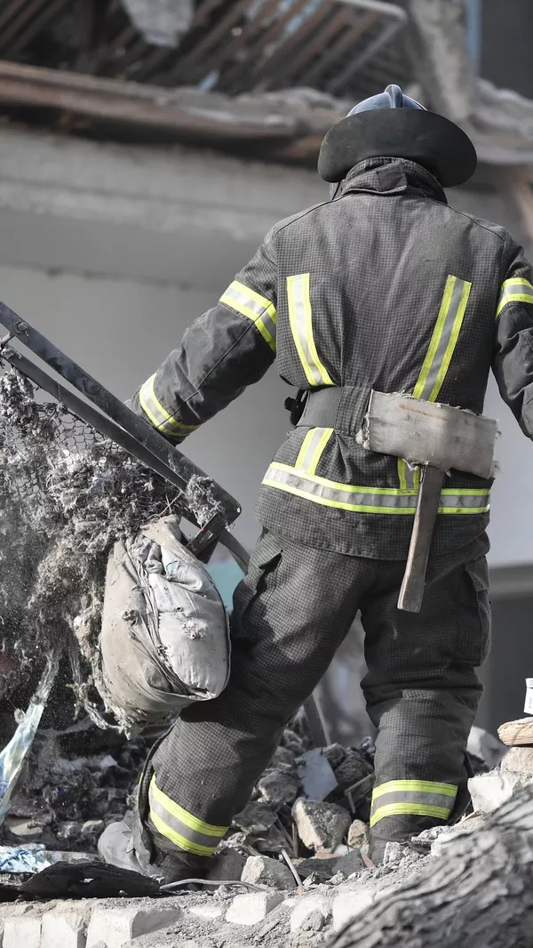 Una vista muestra un hospital destruido después de un reciente bombardeo de las tropas ucranianas en el curso de la operación militar rusa en Ucrania, en Tokmak, territorio de la región de Zaporozhye, que ha accedido a Rusia. Una vista muestra un hospital destruido después de un reciente bombardeo de las tropas ucranianas durante la operación militar rusa en Ucrania, en Tokmak, territorio de la región de Zaporizhia, que ha accedido a Rusia. - Sputnik Mundo