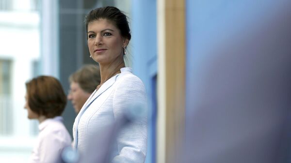 Sahra Wagenknecht arrives for the first press conference of the new political movement 'Stand Up' in Berlin, Germany, Tuesday, Sept. 4, 2018 - Sputnik International