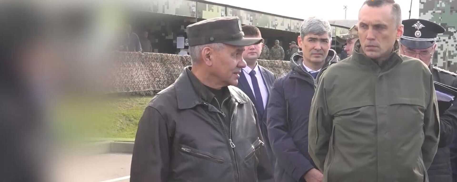 Russian Defense Minister Sergei Shoigu was presented with advanced drones and small arms at the Moscow Military District training range. - Sputnik International, 1920, 20.04.2024