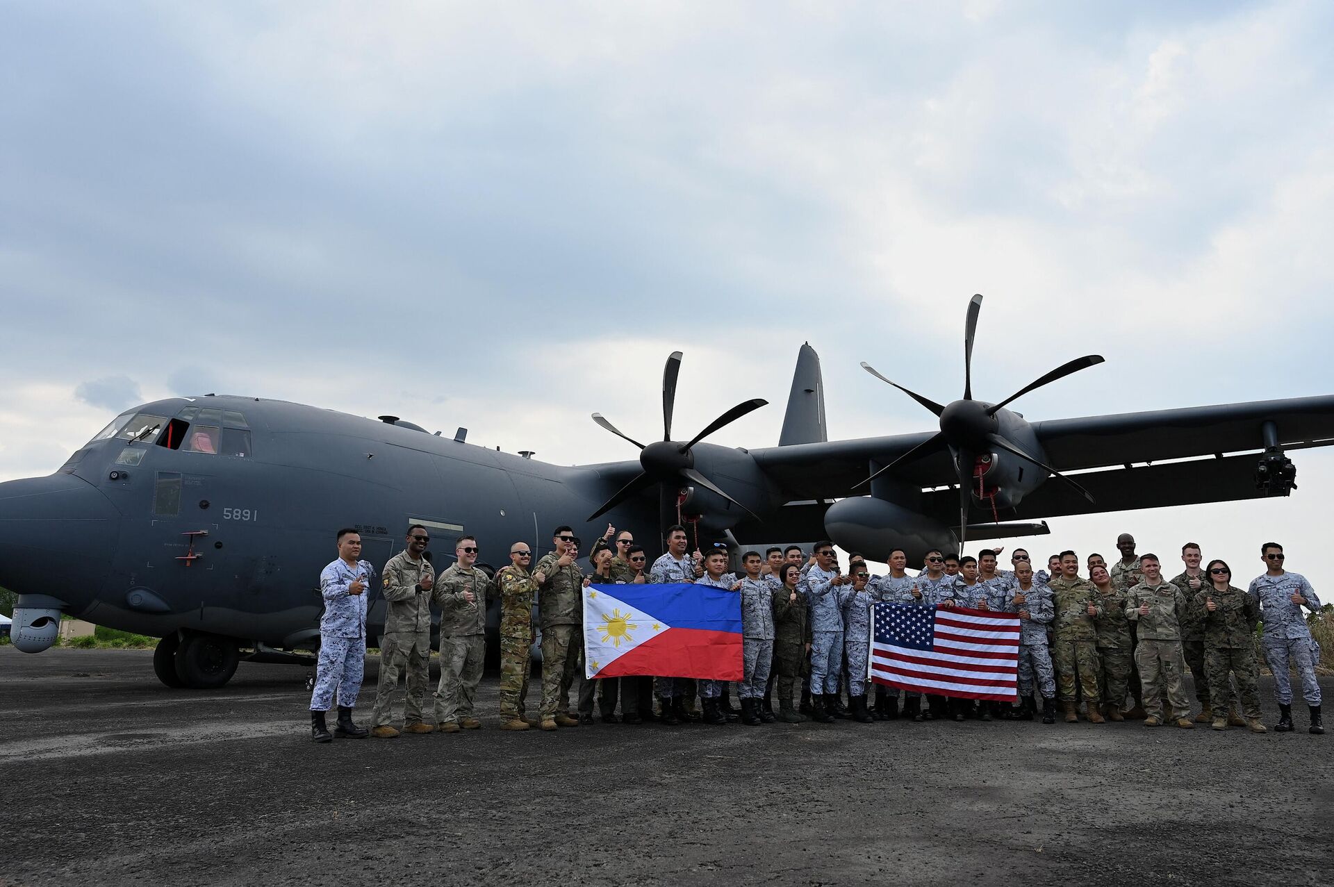 US and Filipino soldiers on April 23, 2023, as part of the US-Philippines joint military exercise ‘Balikatan’. - Sputnik International, 1920, 22.04.2024