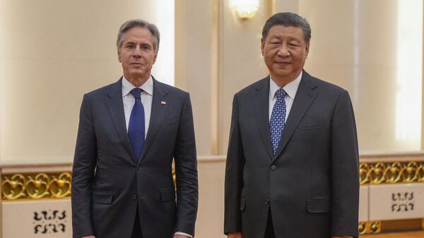 US Secretary of State Antony Blinken (L) meets with China's President Xi Jinping at the Great Hall of the People in Beijing on April 26, 2024. - Sputnik International