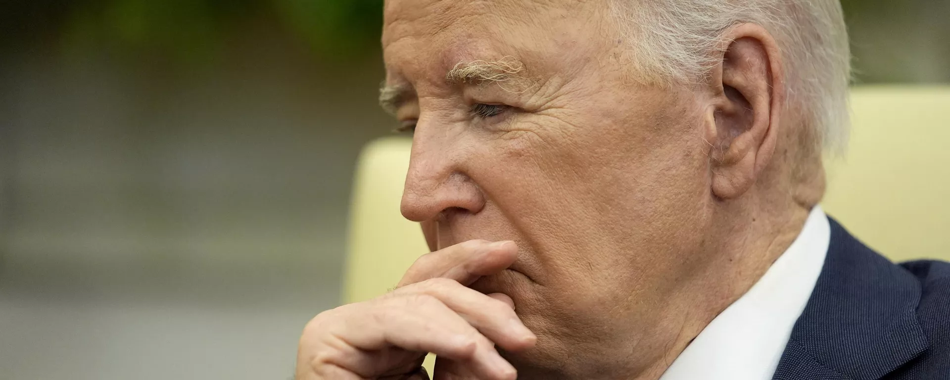 President Joe Biden listens during a meeting with Iraq's Prime Minister Shia al-Sudani in the Oval Office of the White House, Monday, April 15, 2024, in Washington - Sputnik International, 1920, 19.06.2024