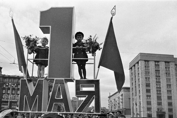 A workers&#x27; demonstration at Moscow&#x27;s Red Square in 1939. - Sputnik International