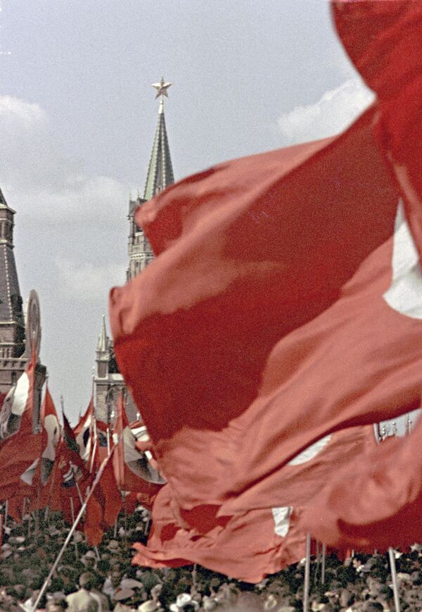 Moscow marks May 1. A festive workers&#x27; demonstration on Red Square. - Sputnik International