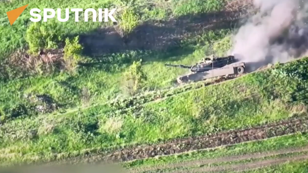 Russian Artillery Takes Out M1 Abrams Tank - Sputnik International