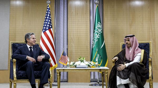 Saudi Arabia's Foreign Minister Prince Faisal bin Farhan (R) receives US Secretary of State Antony Blinken at the Gulf Cooperation Council (GCC) Secretariat in Riyadh on April 29, 2024.  - Sputnik International