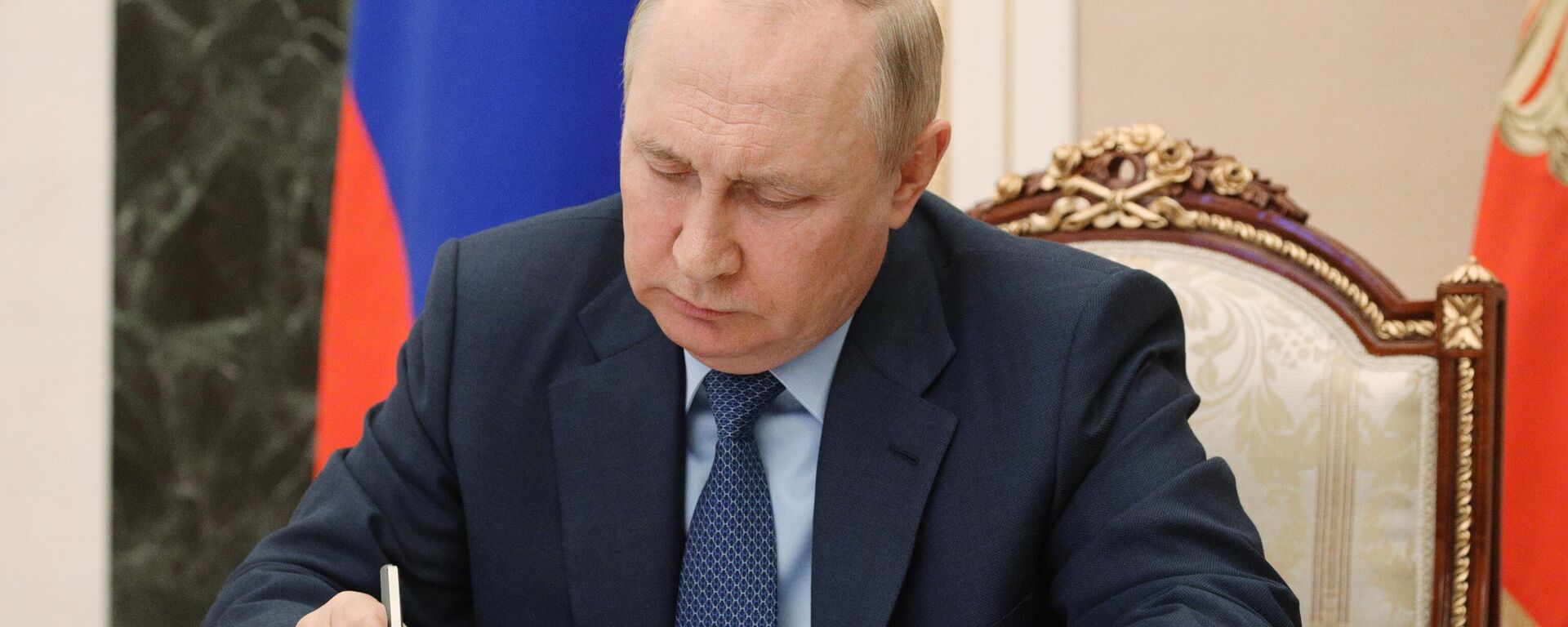Russian President Vladimir Putin chairs a meeting with members of the government on development of air transportation and aircraft engineering via a video conference at the Kremlin in Moscow, Russia. - Sputnik International, 1920, 07.05.2024