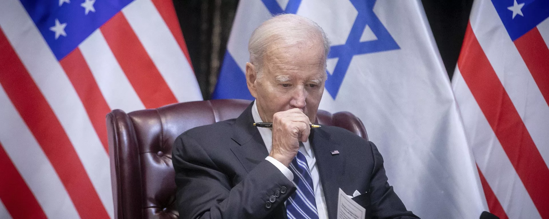 US President Joe Biden pauses during a meeting with Israeli Prime Minister Benjamin Netanyahu to discuss the war between Israel and Hamas, in Tel Aviv, Israel, Oct. 18, 2023 - Sputnik International, 1920, 02.08.2024