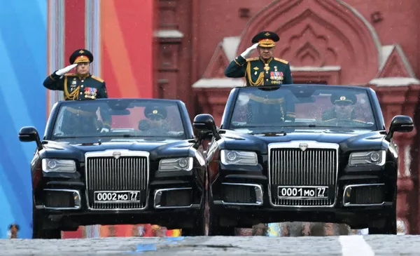 Russia's Acting Minister of Defense Sergei Shoigu and Commander-in-Chief of the Russian Ground Forces Oleg Salyukov. - Sputnik International