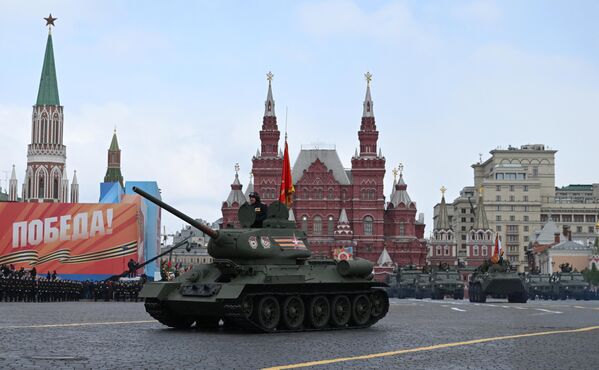 A soviet T-34-85 tank at the military parade on Red Square, marking the 79th anniversary of Victory in the Great Patriotic War. - Sputnik International