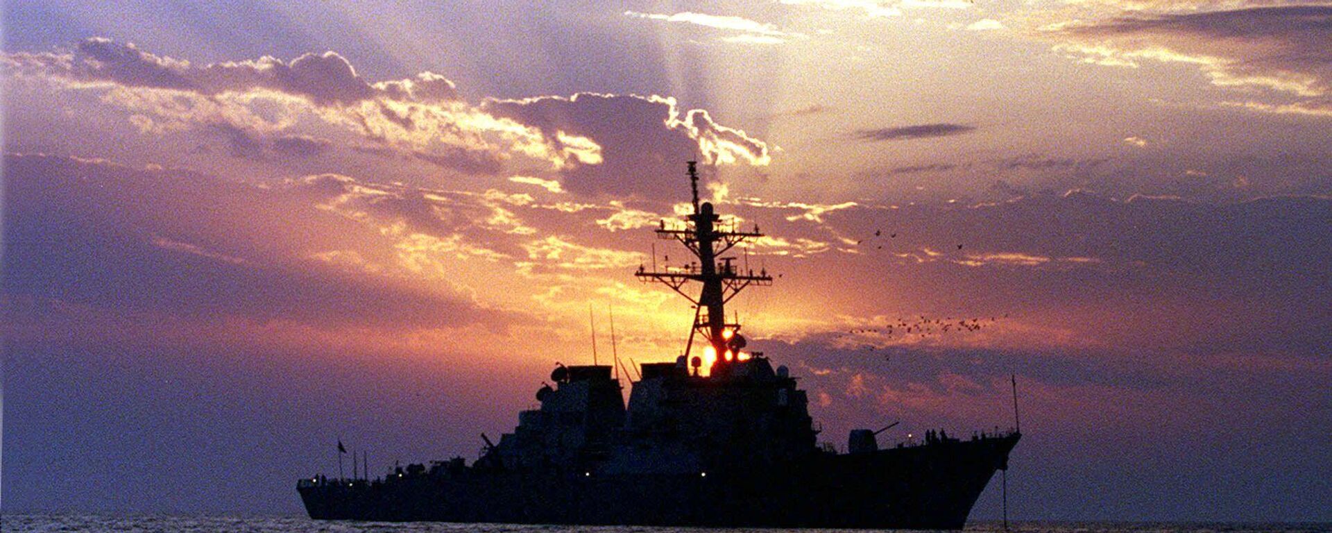 The guided missile destroyer USS Carney (DDG 64) patrols the waters of the Persian Gulf. File photo. - Sputnik International, 1920, 14.05.2024