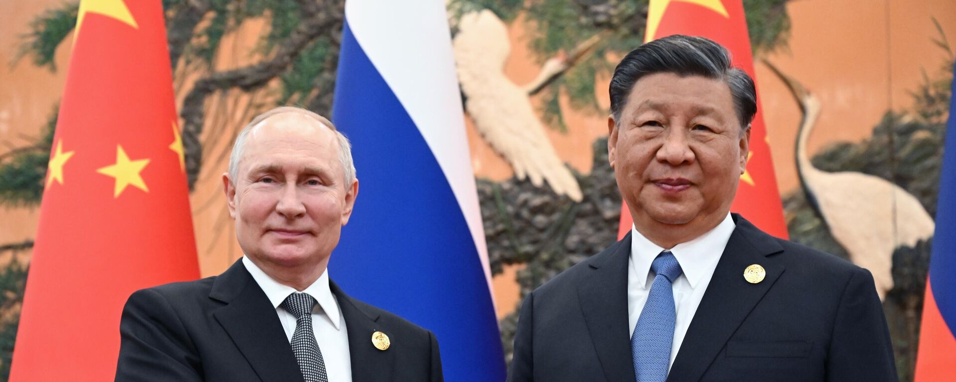 Chinese President Xi Jinping, right, and Russian President Vladimir Putin pose for a photo prior to their talks on the sidelines of the Belt and Road Forum in Beijing, China, on Wednesday, Oct. 18, 2023 - Sputnik International, 1920, 19.05.2026