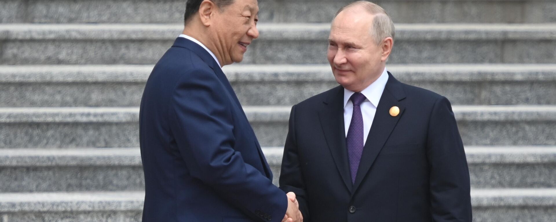 Russian President Vladimir Putin arrived in China on an official visit  - Sputnik International, 1920, 16.05.2024