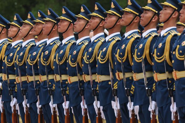 Honor guard at the People’s Assembly House in Tiananmen Square. - Sputnik International