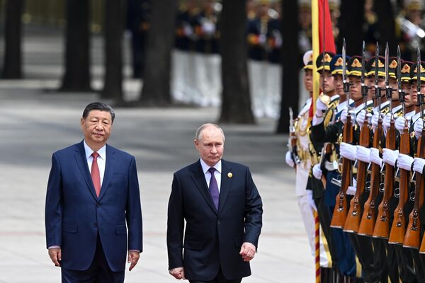 The two leaders are seen outside the Great Hall of the People. - Sputnik International