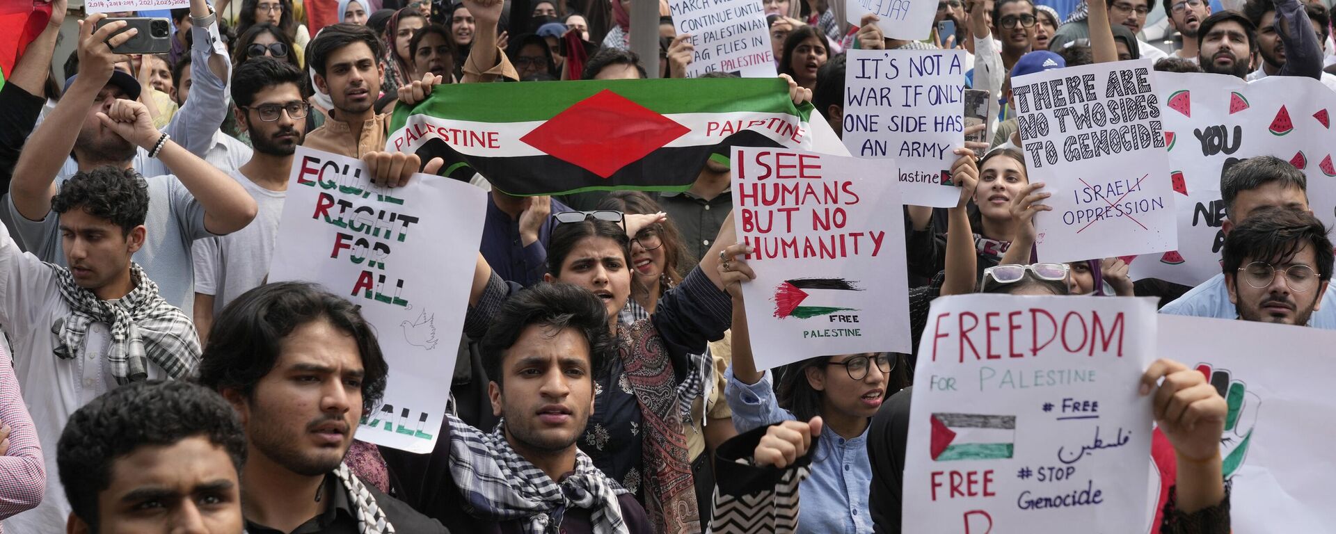 University students take part in rally against the Israeli airstrikes on Gaza and to show solidarity with Palestinian people, in Lahore, Pakistan, Friday, May 10, 2024 - Sputnik International, 1920, 17.05.2024