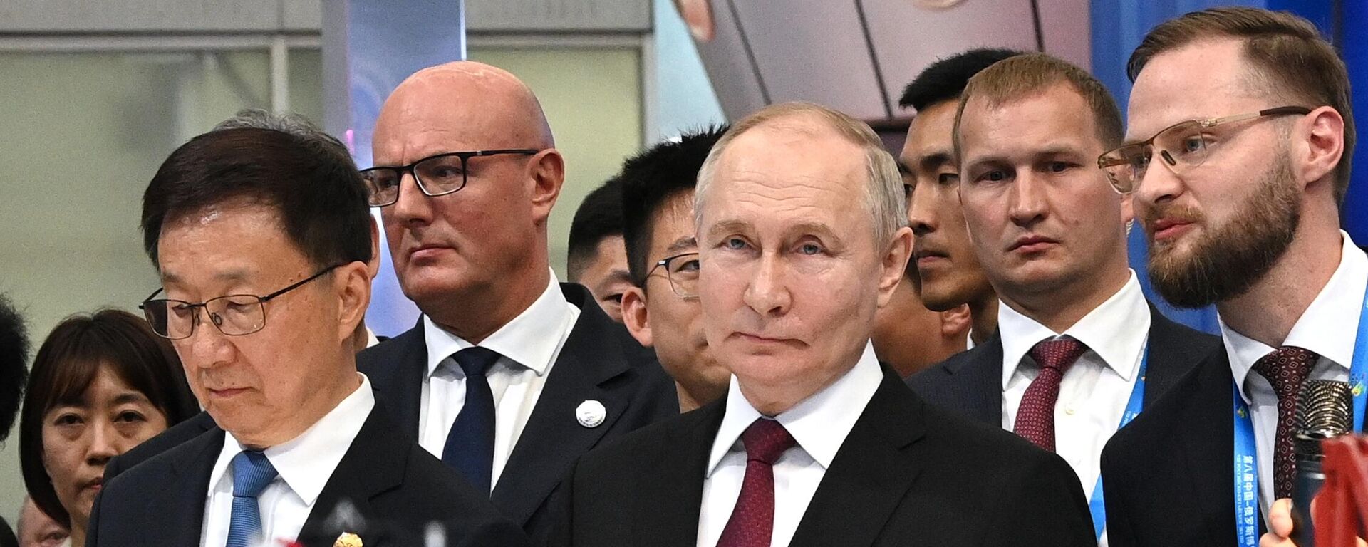 Russian President Vladimir Putin and Chinese Vice President Han Zheng tour an exhibition of the 8th Russia-China Expo and the 4th Russia-China Forum on Interregional Cooperation in Harbin, Heilongjiang province, China - Sputnik International, 1920, 17.05.2024