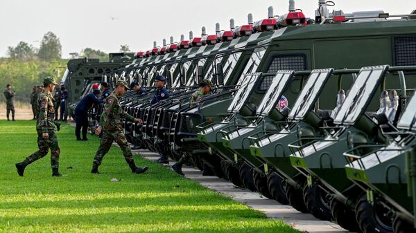 Военная техника на учениях Китая и Камбоджи - Sputnik International
