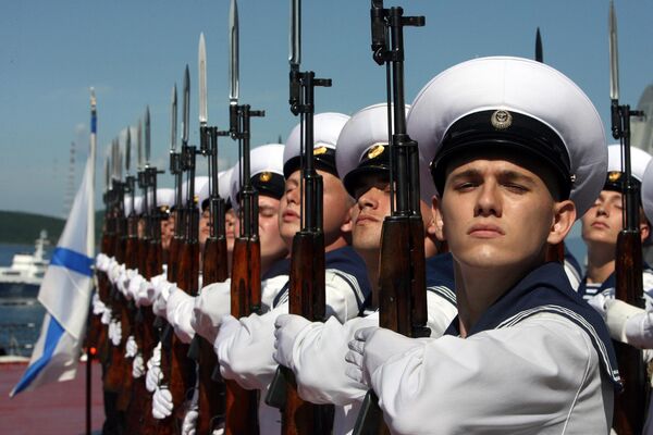 Honor guard of the heavy nuclear missile cruiser Pyotr Velikiy during maritime drills.  - Sputnik International