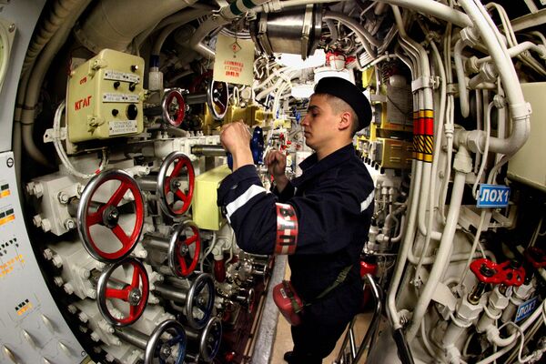 A bilge sailor of the diesel submarine Ust-Kamchatsk of the Pacific Fleet during drills.  - Sputnik International