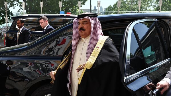King of Bahrain Hamad bin Isa Al Khalifa gets out of a car as he arrives for a meeting with Russian President Vladimir Putin at the Kremlin in Moscow, Russia. - Sputnik International