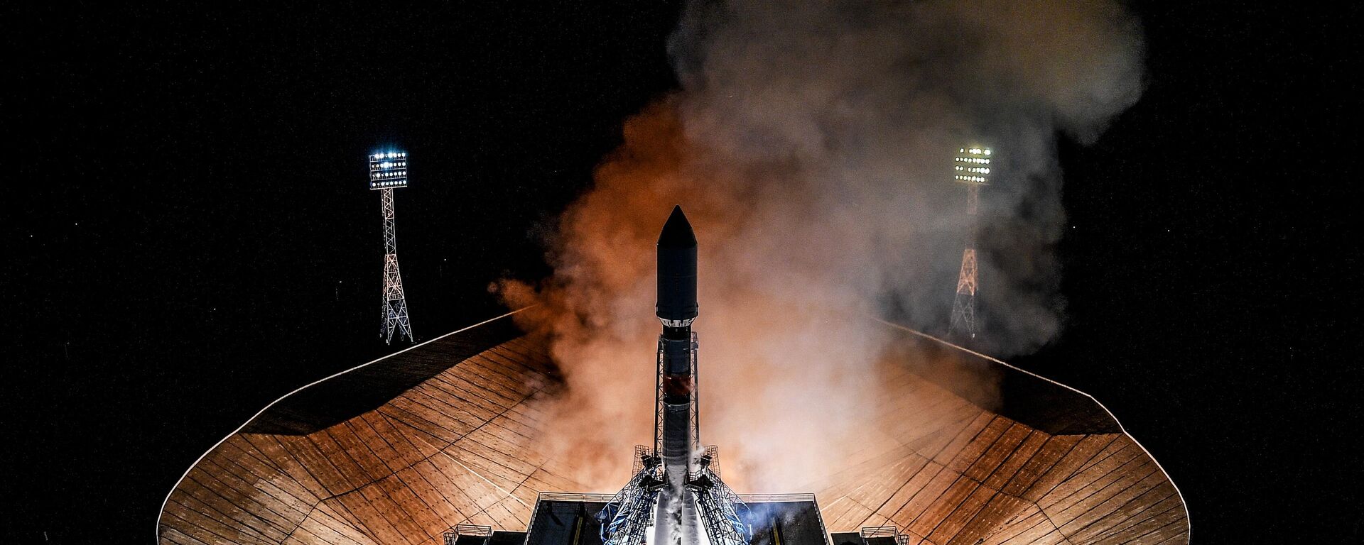 Soyuz-2.1b carrier rocket with the Skif-D - the first spacecraft for Russia's ambitious Sphera satellite internet, telephony and Earth imaging program, on board, prepares for launch from the Vostochny Cosmodrome in the Russian Far East. October 23, 2022. - Sputnik International, 1920, 04.10.2024