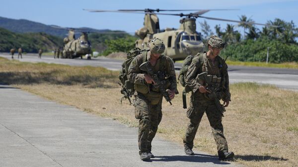 US soldiers disembark inside the Naval Base Camilo Osias in Santa Ana, Cagayan province, northern Philippines after participating in joint military exercises on Monday, May 6, 2024 - Sputnik International
