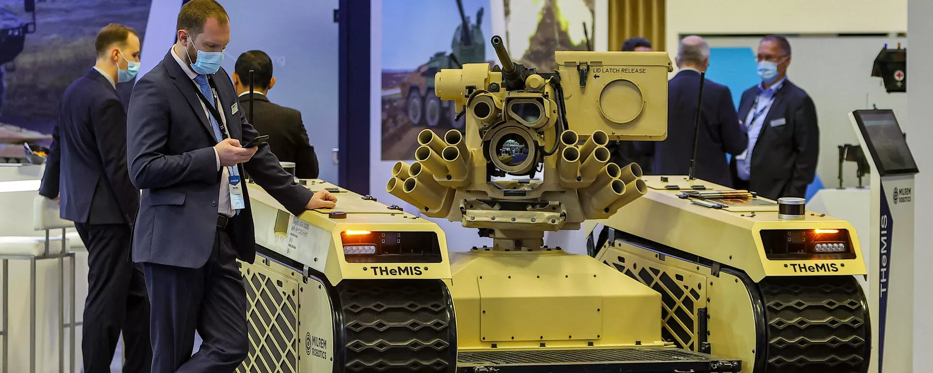 This picture taken on March 21, 2022 shows a view of Milrem Robotics' Estonian-built THeMIS (Tracked Hybrid Modular Infantry System) unmanned ground vehicle (UGV) on display at the Doha International Maritime Defence Exhibition (DIMDEX), in Qatar's capital Doha. - Sputnik International, 1920, 27.05.2024