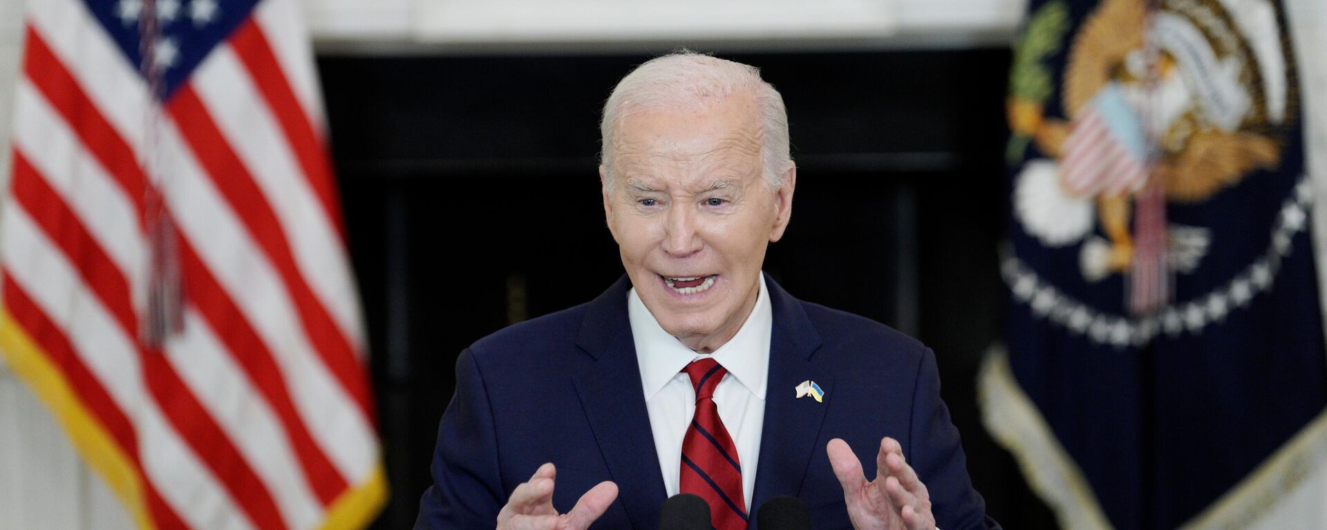 US President Joe Biden speaks during a briefing after signing into law foreign aid supplemental bills providing $95.3 billion in funding for Ukraine, Israel, and the Indo-Pacific region, at the White House in Washington, United States - Sputnik International, 1920, 05.06.2024