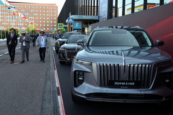 Hongqi, a Chinese luxury car brand, displays its vehicles at SPIEF 2024. - Sputnik International