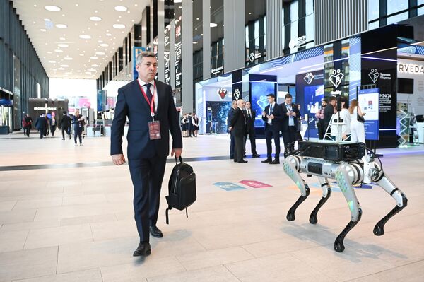 SPIEF 2024 participants are also expected to discuss the necessary conditions for the development of international relations and new growth points. SBER (Russia&#x27;s banking and tech giant) has developed a robotic dog that has a 360-degree camera on its back for candid shots at the forum. - Sputnik International