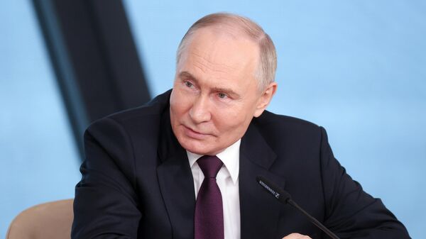 Putin meets with top executives of international news agencies on the sidelines of SPIEF 2024 - Sputnik International