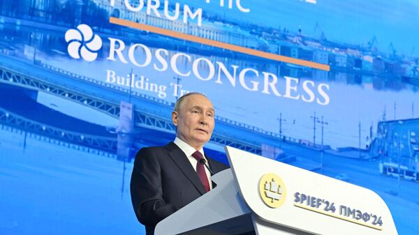 Vladimir Putin speaks at 2024 SPIEF plenary session - Sputnik International