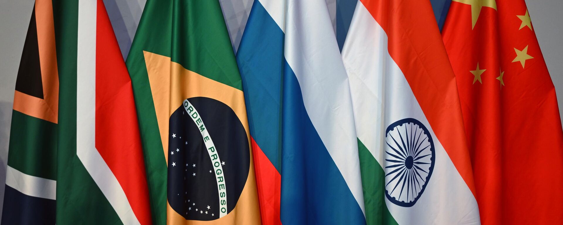 Flags of BRICS member states are seen during the 15th BRICS summit in Johannesburg, South Africa - Sputnik International, 1920, 07.09.2024