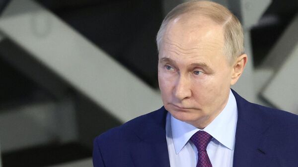 Vladimir Putin in Dubna - Sputnik International
