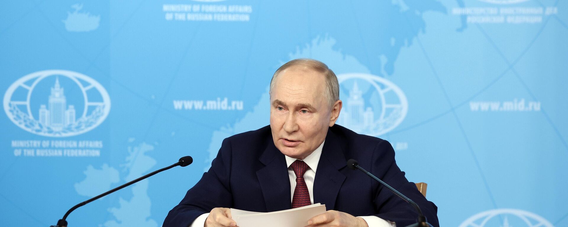 Russian President Vladimir Putin speaks during a meeting with the leadership of the Russian Foreign Ministry - Sputnik International, 1920, 27.06.2024