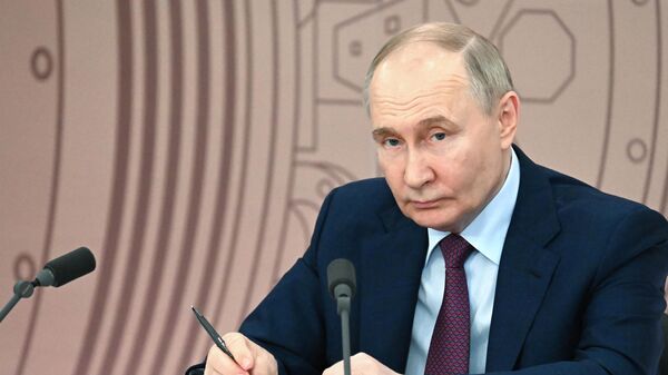 June 13, 2024. Russian President Vladimir Putin holds a meeting of the Council on Science and Education at the Joint Institute for Nuclear Research (JINR) in Dubna. - Sputnik International