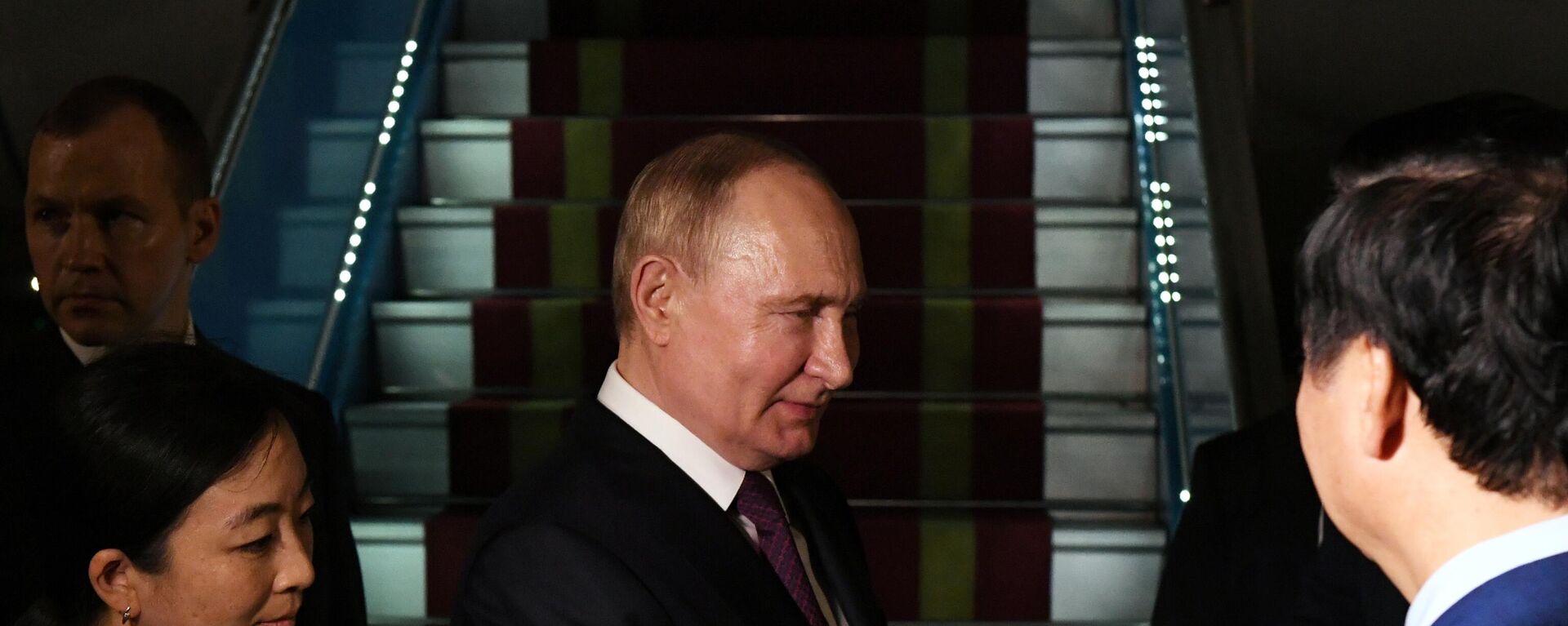 Russian President Vladimir Putin arrives in Hanoi. January 19, 2024. - Sputnik International, 1920, 20.06.2024