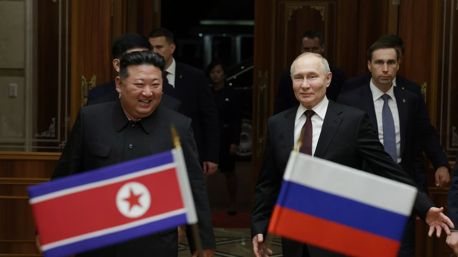 Russian President Vladimir Putin and North Korean leader Kim Jong Un arrive at a residence in Pyongyang, North Korea. - Sputnik International, 1920, 15.10.2024