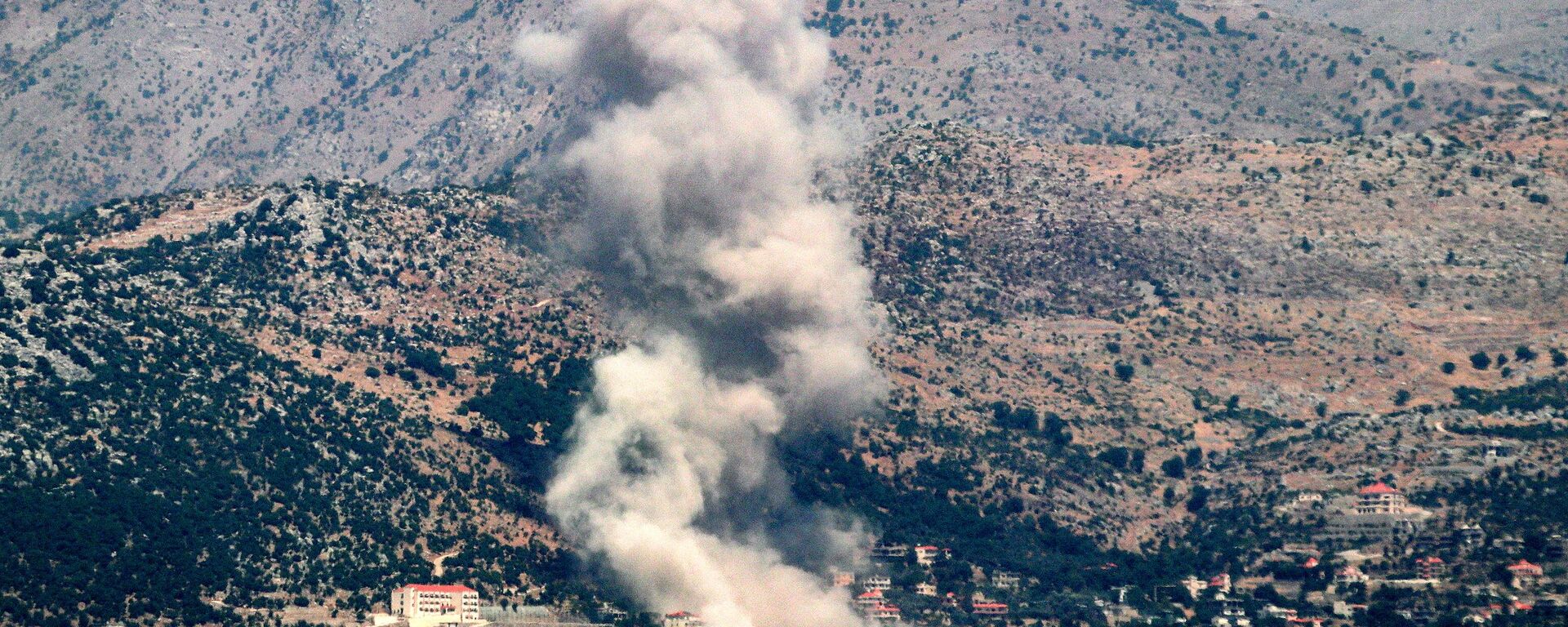 A smoke plume billows during Israeli bombardment on the village of Kfarshuba in south Lebanon near the border with Israel on June 26, 2024 amid ongoing cross-border tensions as fighting continues between Israel and Hamas in the Gaza Strip. - Sputnik International, 1920, 27.06.2024