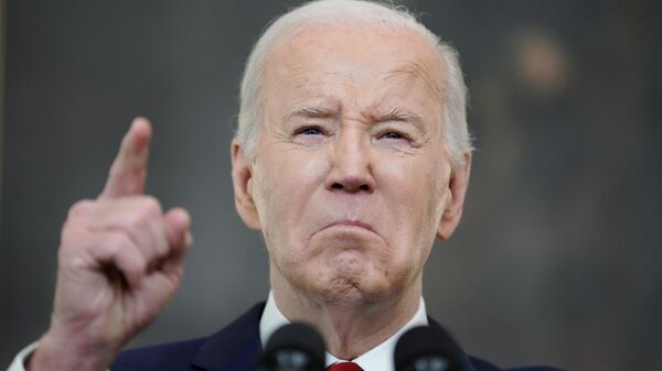 Ex-Diplomat: Biden's Inner Circle to Hold Power Despite Performance Issues