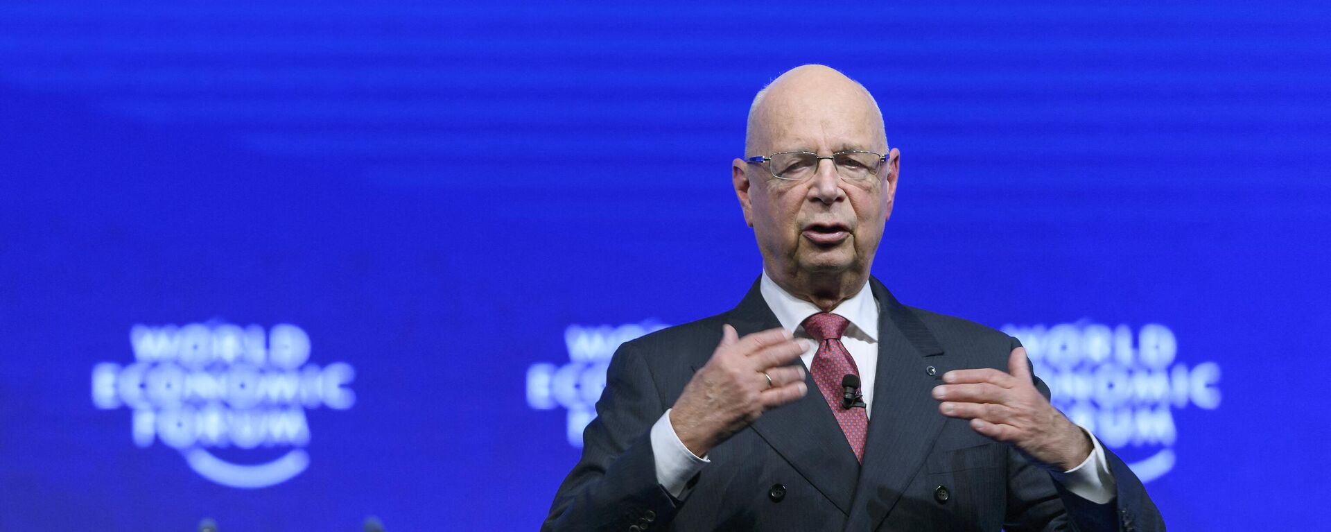 Founder and Executive Chairperson of the World Economic Forum, Klaus Schwab, addresses the assembly during the Crystal Award ceremony on the eve of the opening of the World Economic Forum, on January 16, 2017, in Davos. - Sputnik International, 1920, 30.06.2024